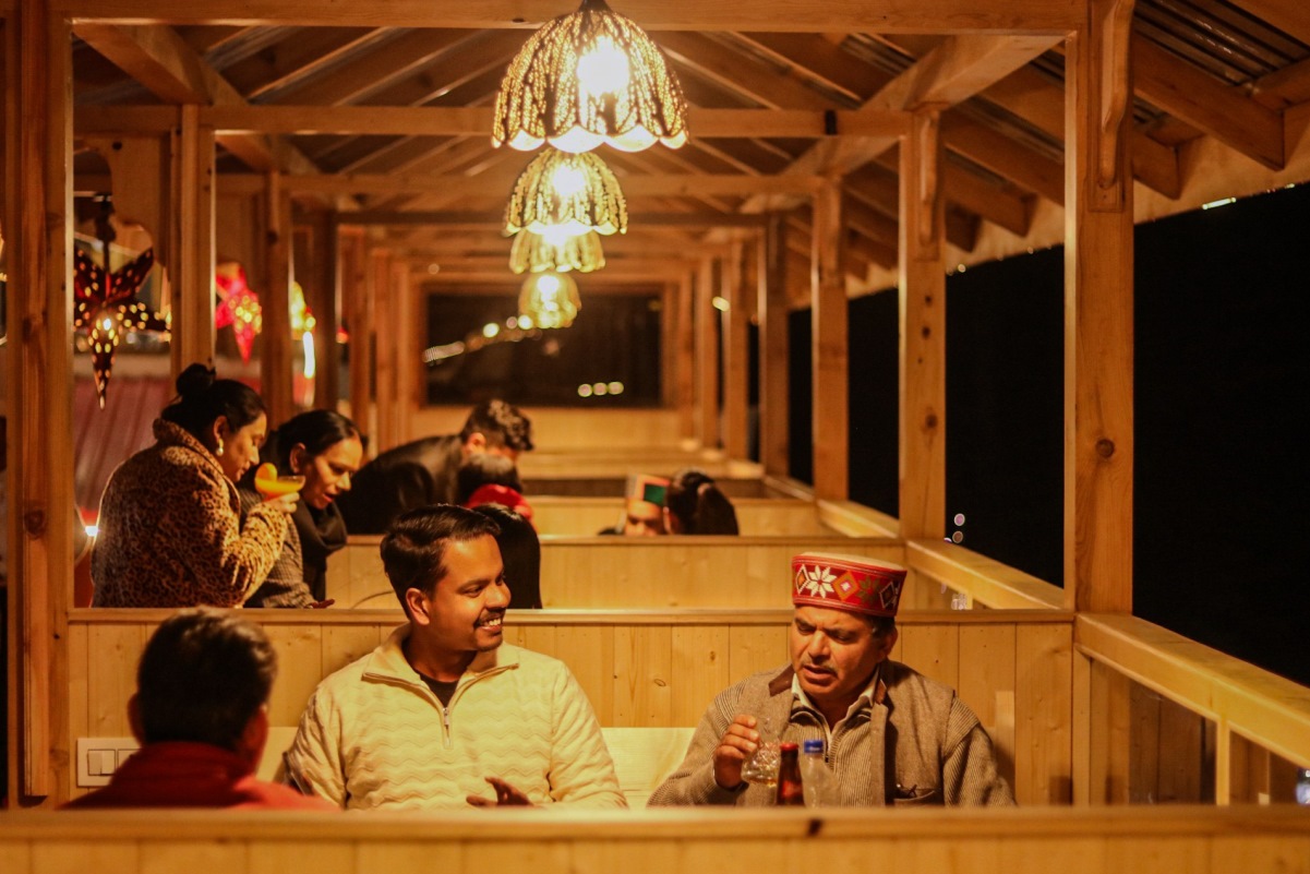 Super Deluxe Room, Hotel Rishi Palace